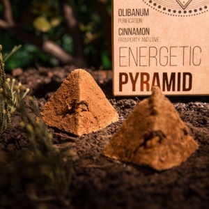 Energetic Pyramids - Frankincense and Cinnamon 4pcs